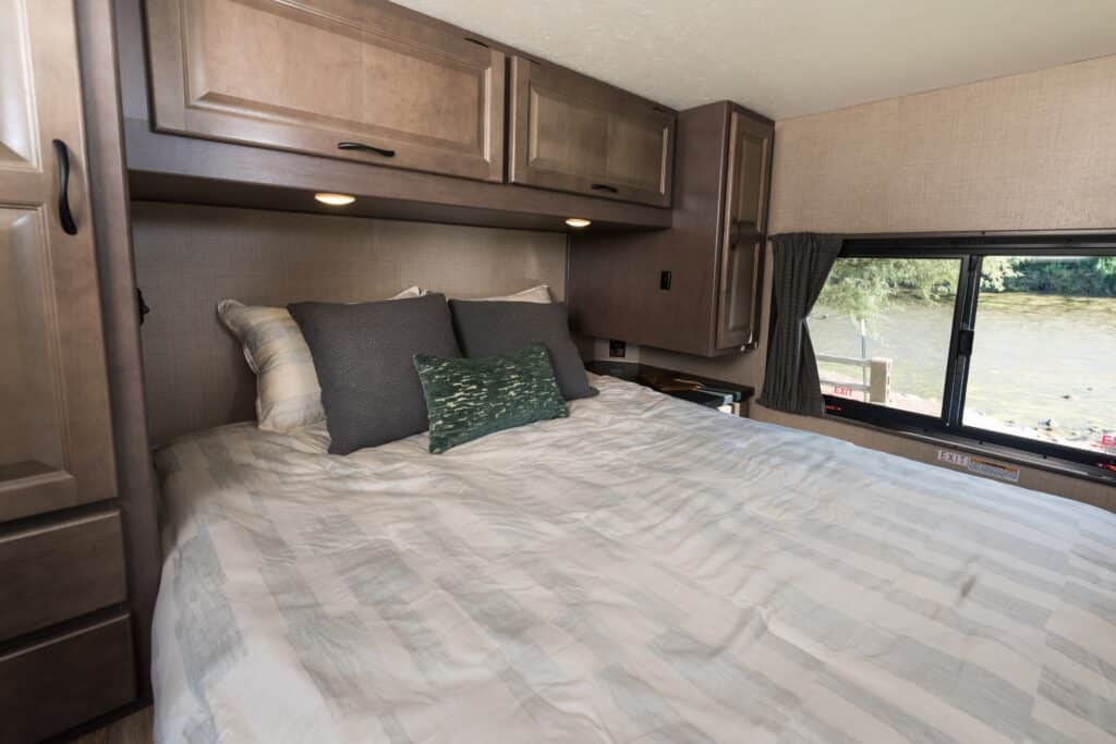 Cruise America - C30 Bett