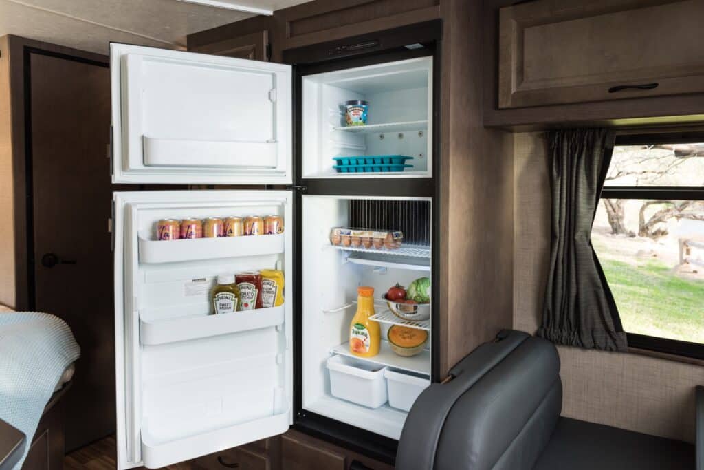 Cruise America - C25 Kühlschrank