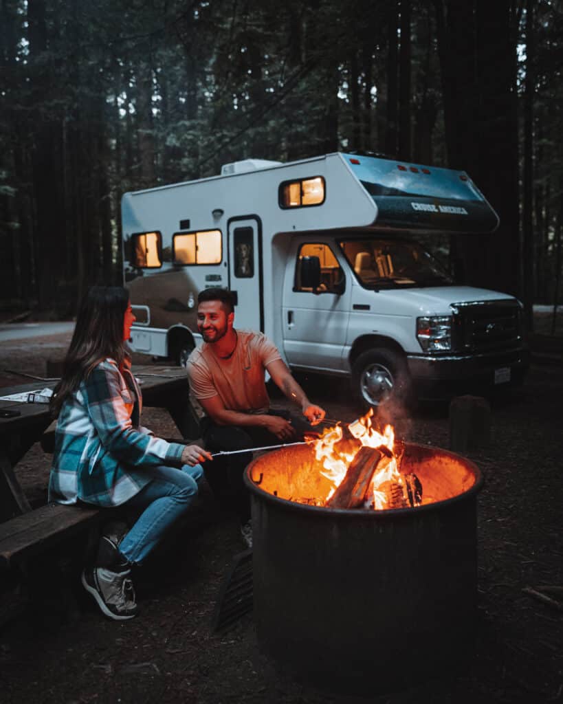 Cruise America - Gemeinsam campen am Lagerfeuer