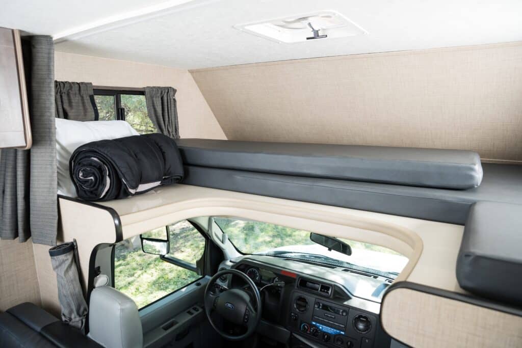 Cruise America - C30 Alkoven