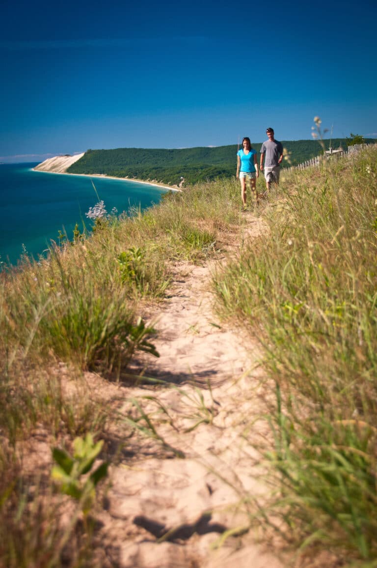 Pärchen auf den Sleeping Bear Dunes