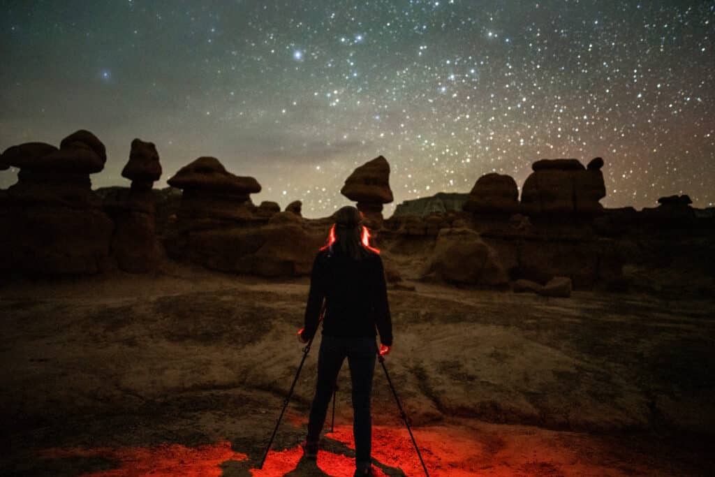 Faszinierender Nachthimmel über dem Goblin Valley State Park