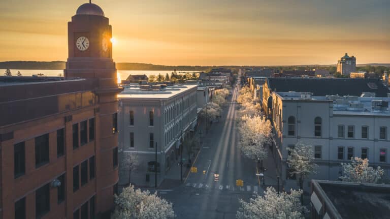 Sonnenaufgang über Traverse City