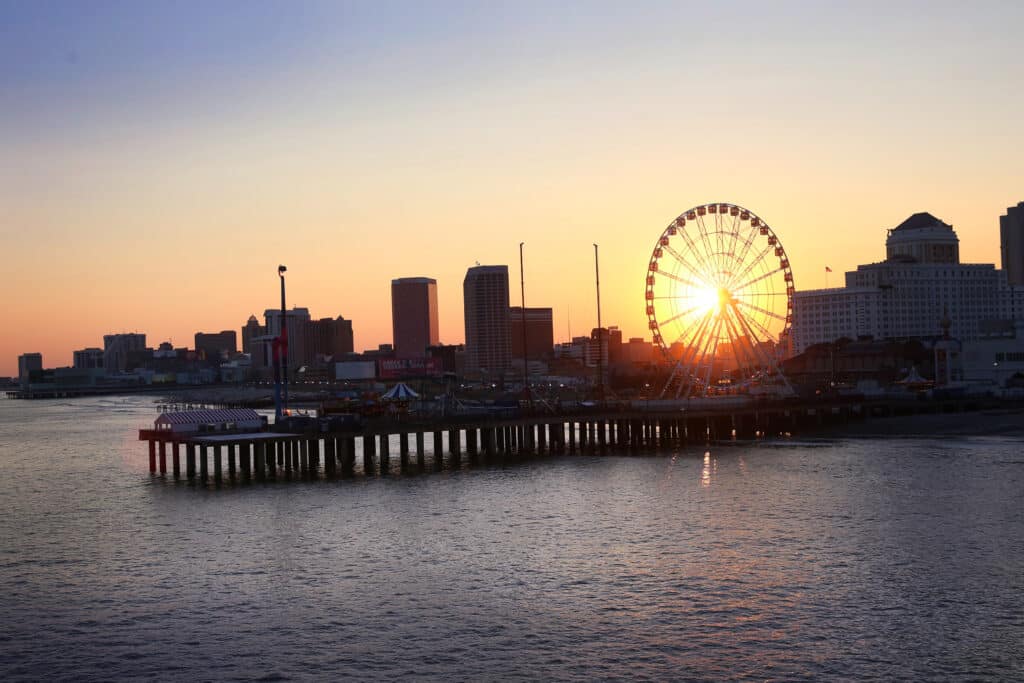 Skyline und Steel Pier