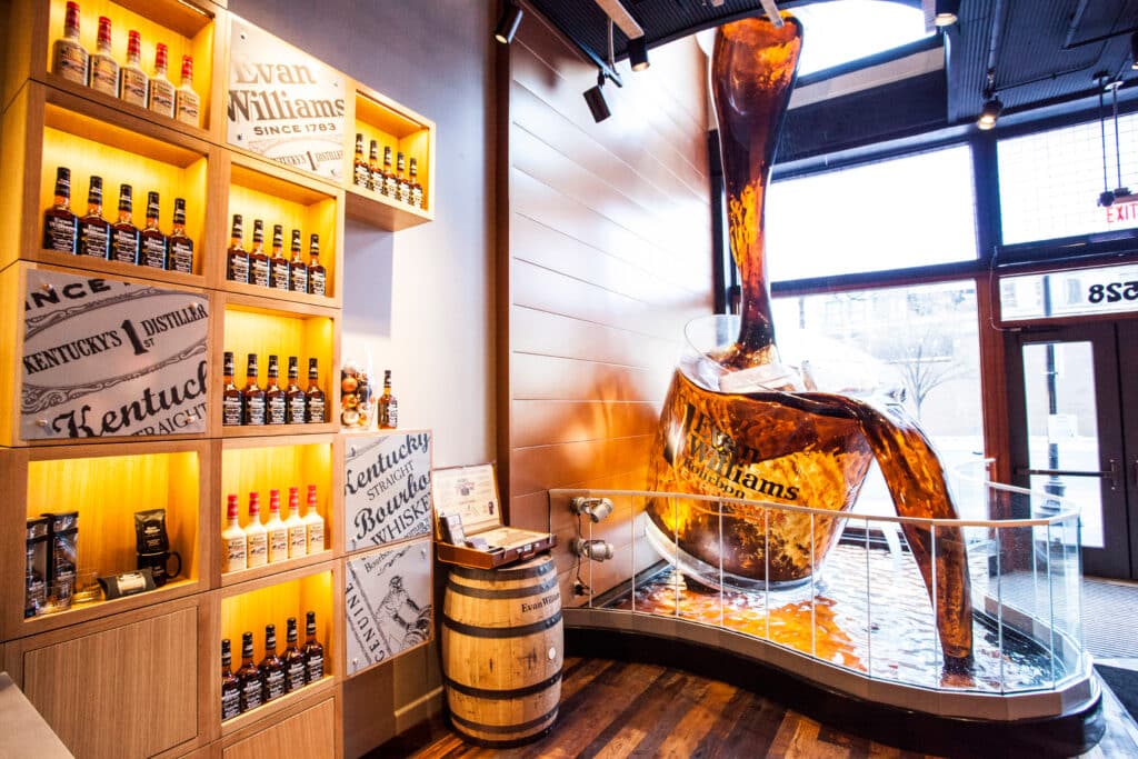 Bourbon Skulptur im Laden des 