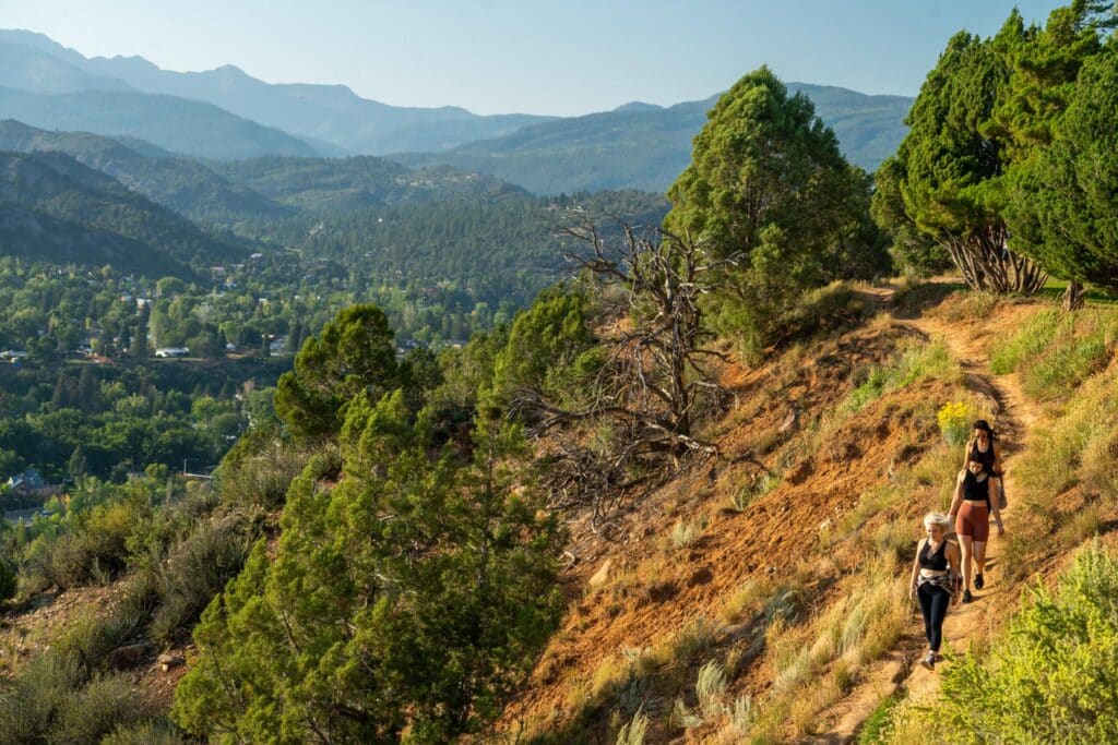 Wanderung auf dem Rim Trail at Fort Lewis College bei Durango, Colorado