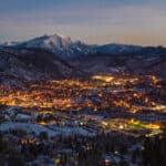 Nachtansicht von Glenwood Springs im Winter