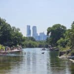 Barton Springs mit Blick auf Austin
