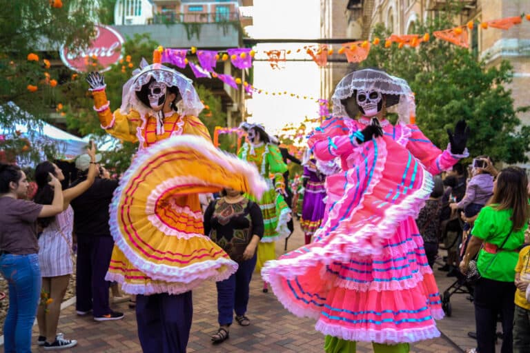 Feierlichkeiten am Dia de Los Muertos in San Antonio