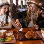Texanische Spezialitäten im "Evie Mae's Pit Barbecue" in Wolfforth/Lubbock