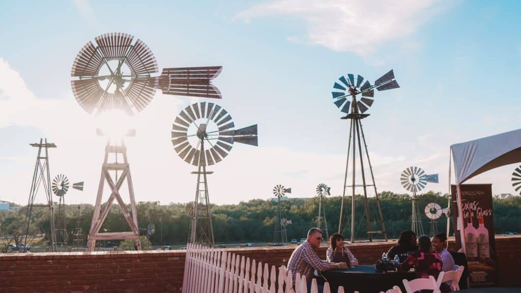Außenbereich des American Windmill Museums ind Lubbock, Texas