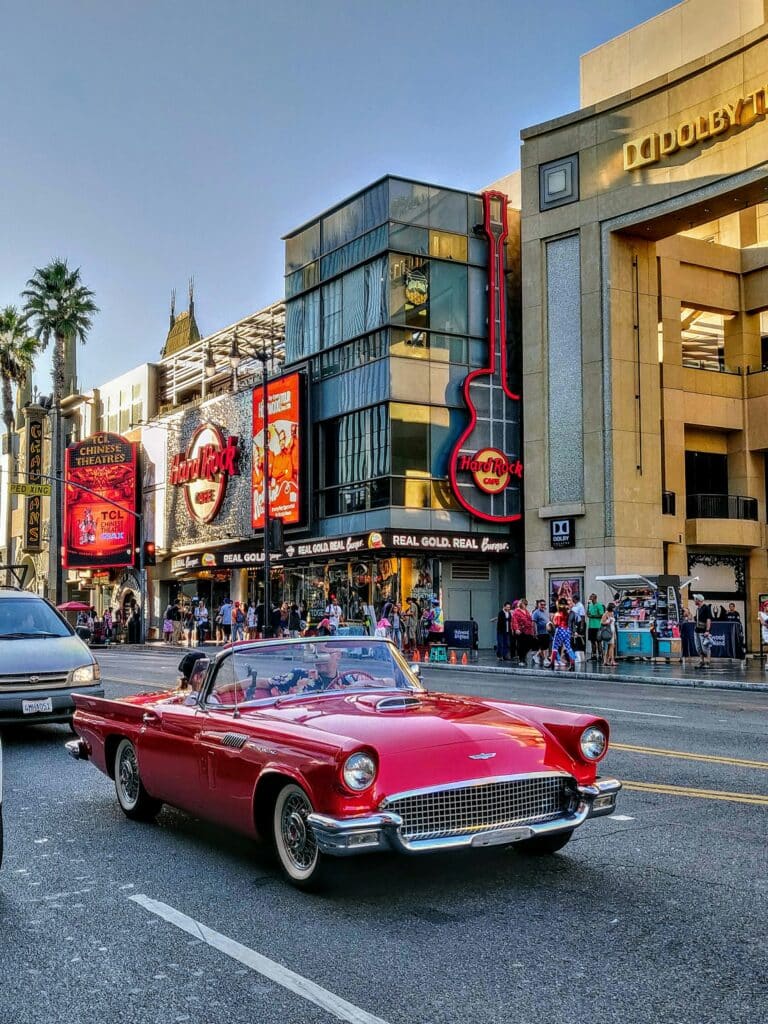 Buntes Treiben in Hollywood, Los Angeles.